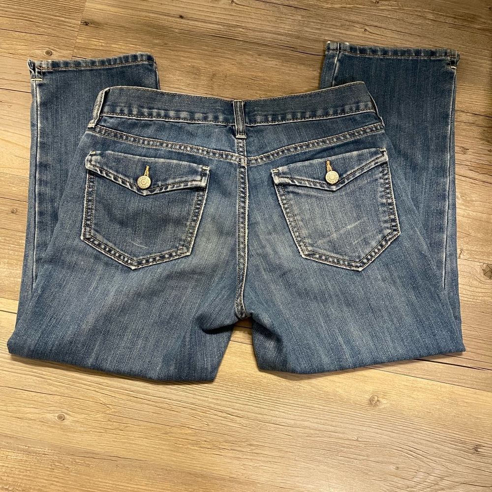 Old Navy The Flirt Mid-Waist Capri Jeans
